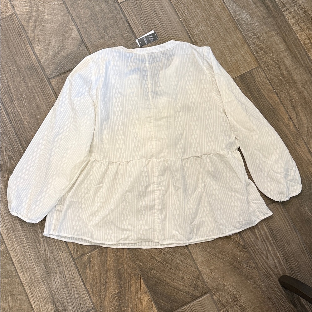 🤍 NWT Lane Bryant White Crochet Lace Up Textured Peplum Blouse Size 20 - Picture 5 of 9